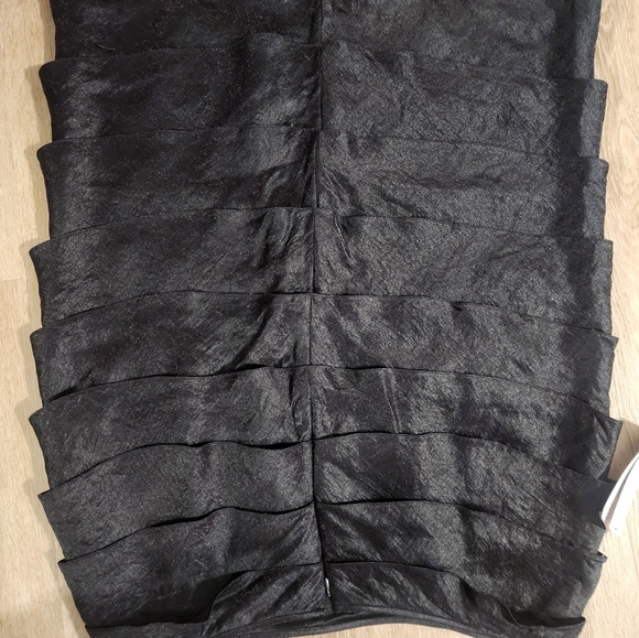 Black Pencil Ruffled Lined Skirt - Picture 2 of 7